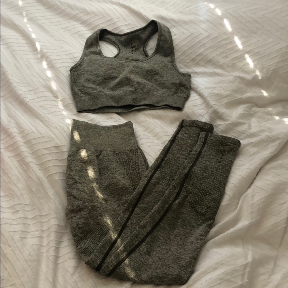 Matching seamless workout set